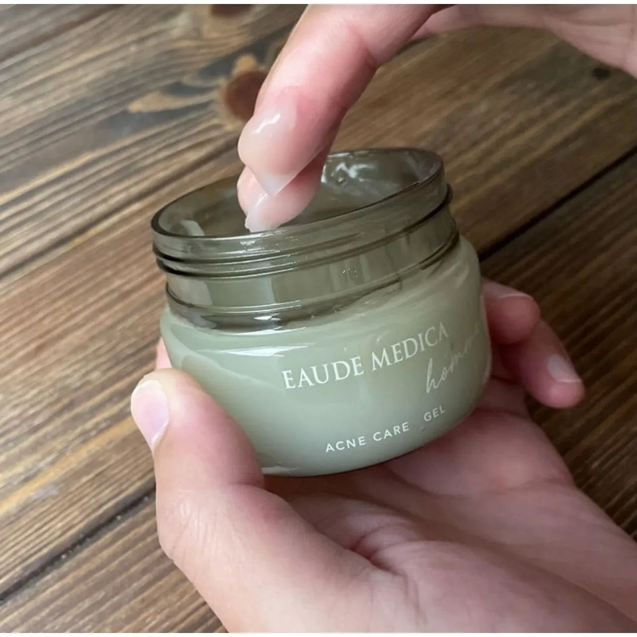 Kişilər üçün akne əleyhinə gel-krem