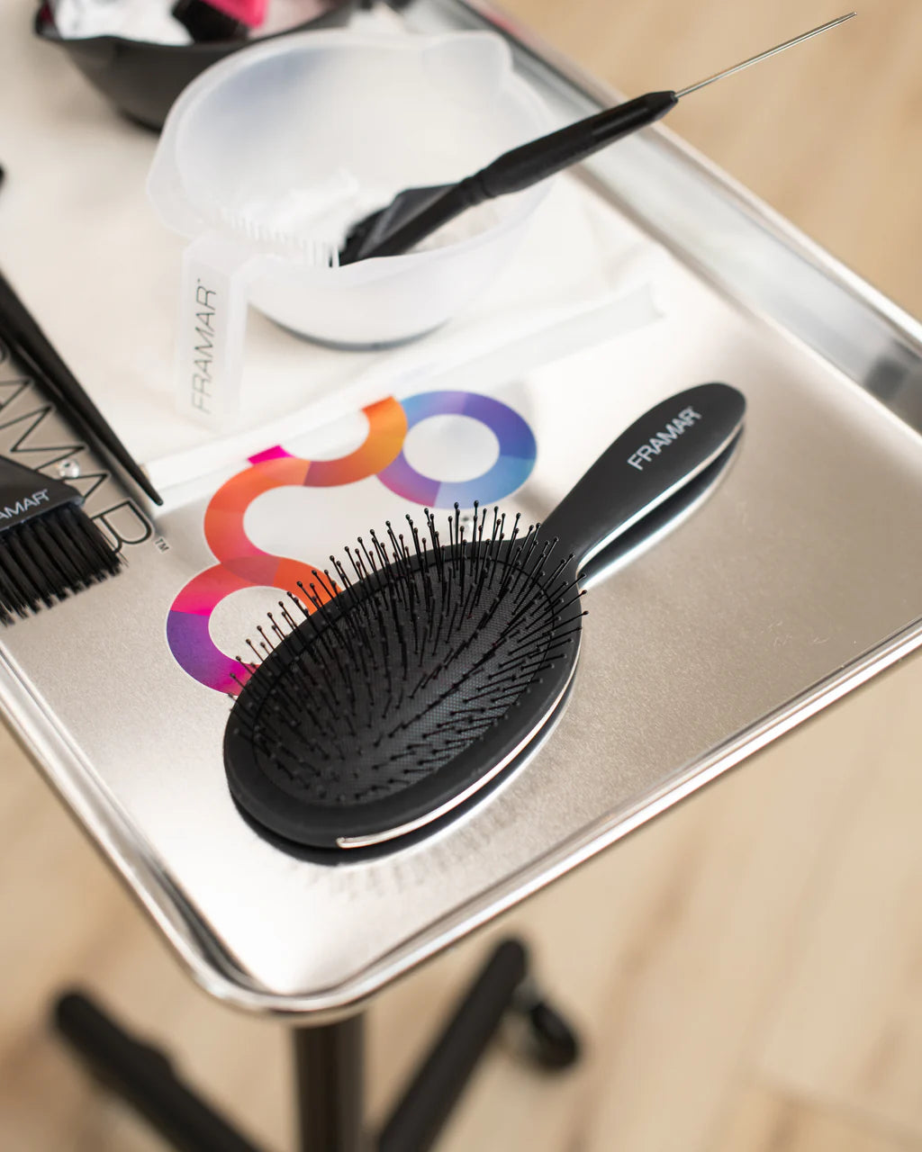 Paddle Brush Black to the Future dolaşıqları asan açan saç darağı (qara)