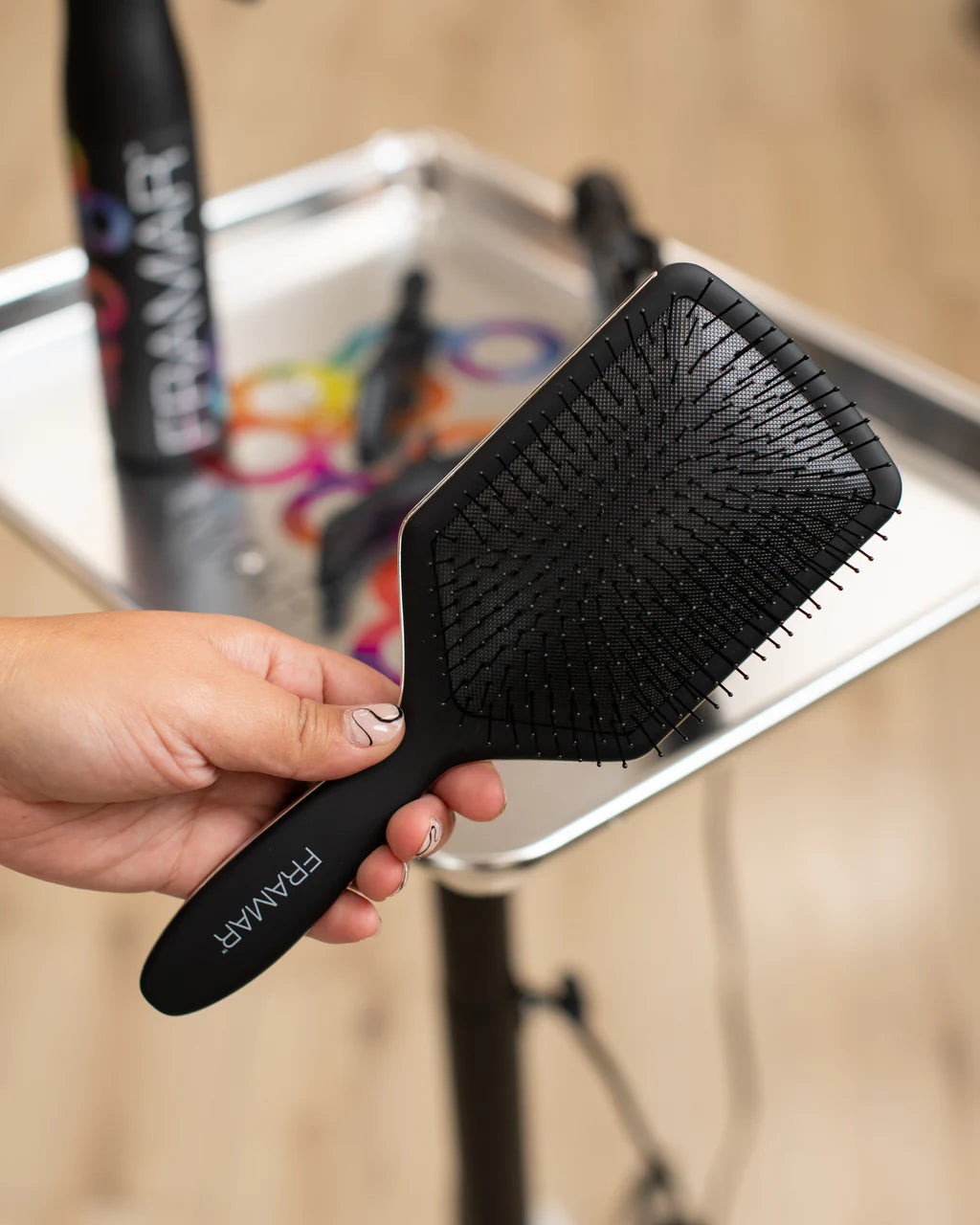 Framar yastı dolaşıq-açan daraq (Black to the Future)