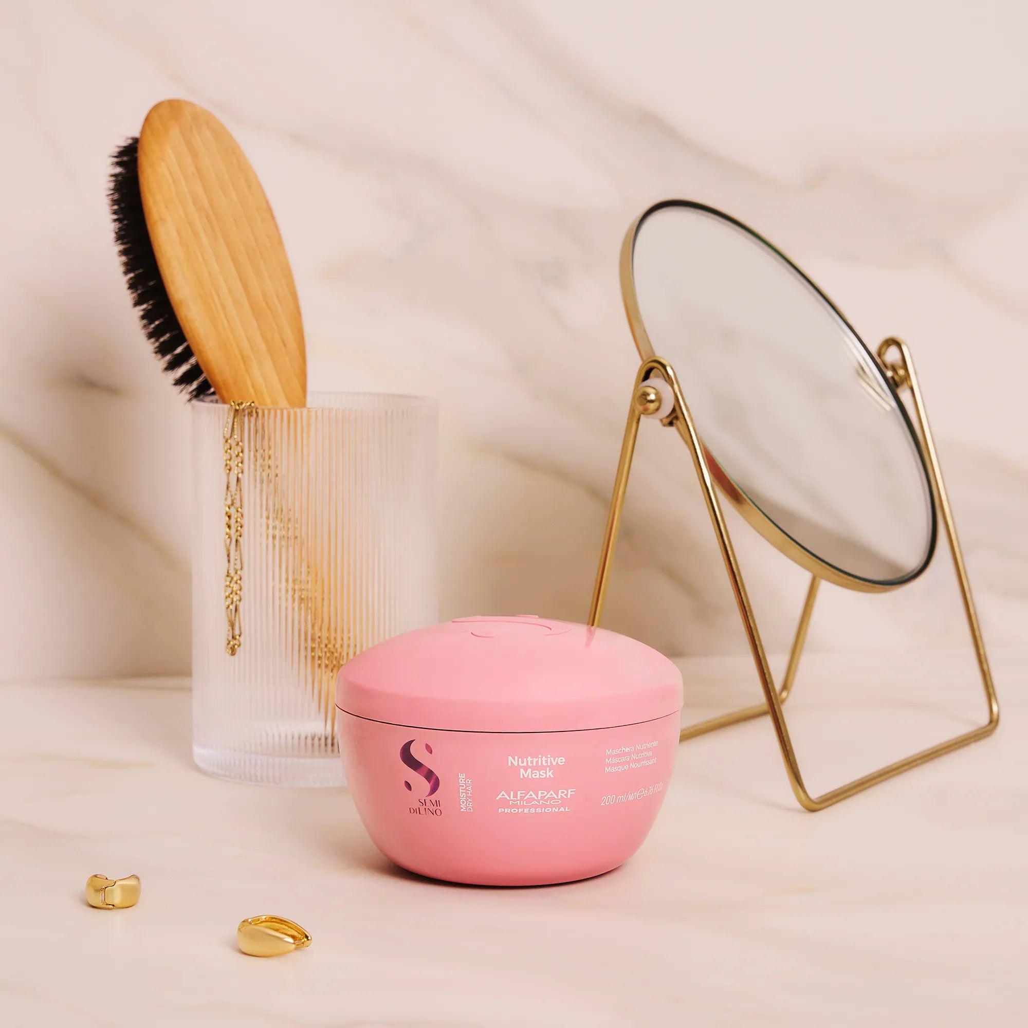 Quru saçlar üçün qidalandırıcı maska