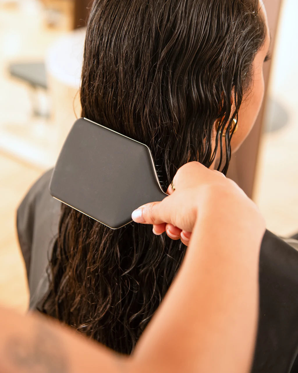 Framar yastı dolaşıq-açan daraq (Black to the Future)